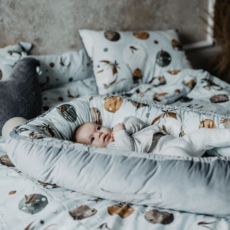 Babynest La Millou Velvet Collection - Fly me to the moon Sky- Dark Grey